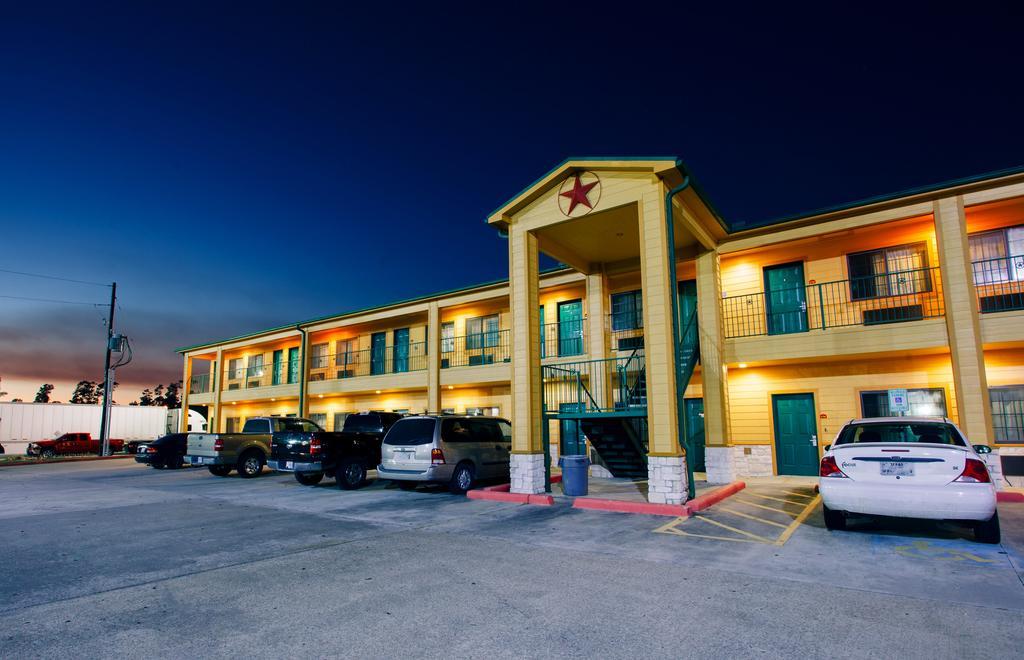 Scottish Inn & Suites Hankamer Extérieur photo